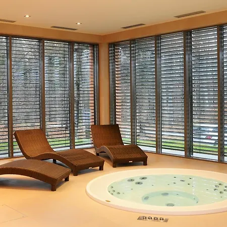 Lesni Hotell Březnice