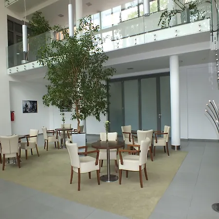 Lesni Hotell Březnice