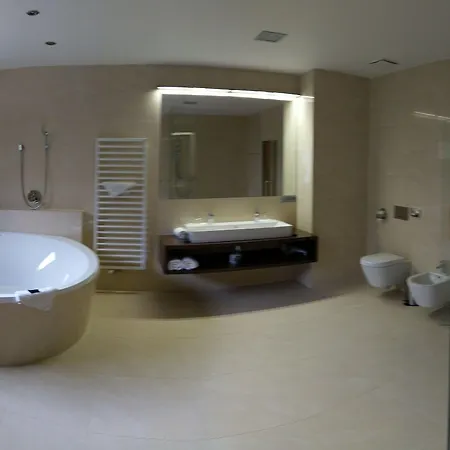 Hotell Lesni 4*