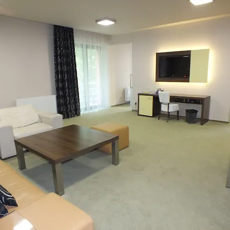 Lesni Hotell Březnice