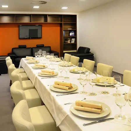 Lesni Hotell Březnice